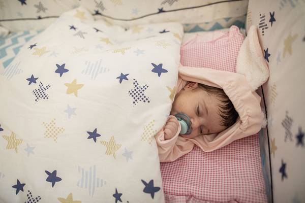 Baby (1,5 m.o) sleeps at home (Armenia).