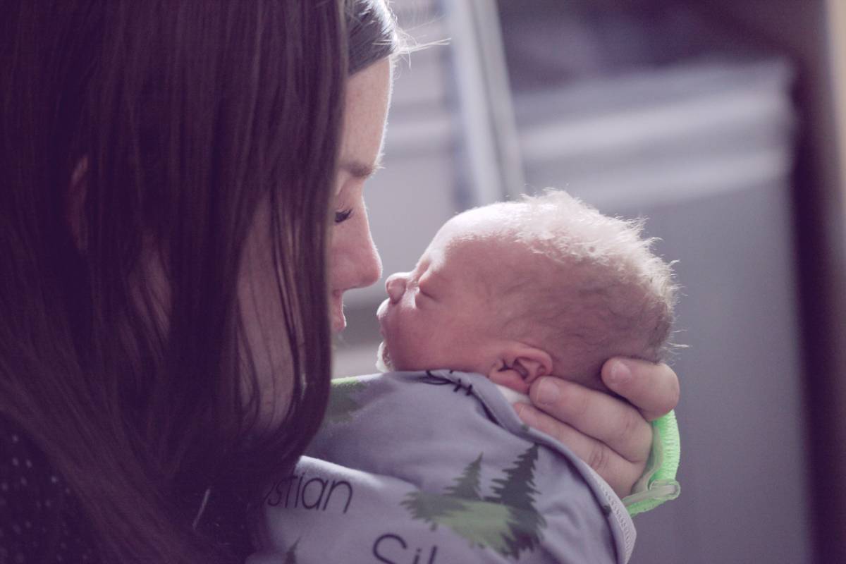 mother with her child (Single parents)
