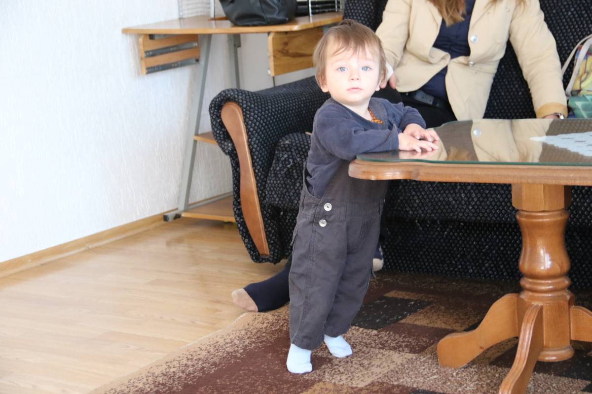Unë luaj dhe mësohem të ec