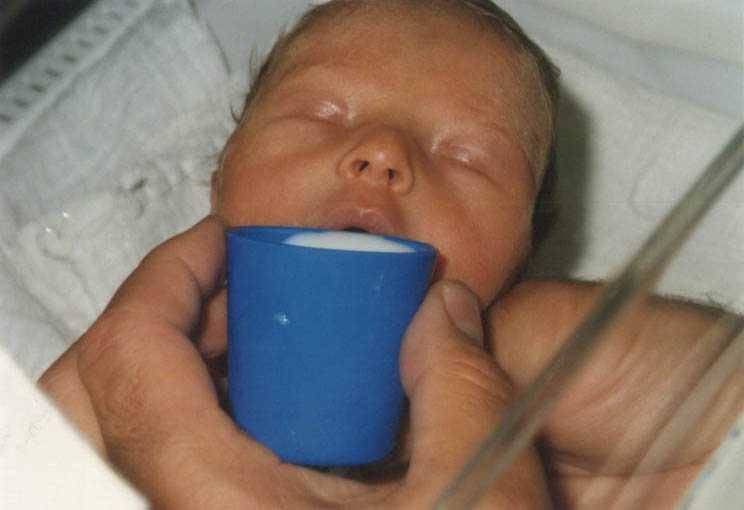 18 këshilla rreth përballjes me Njësinë e kujdesit intensiv neonatal (NICU/NjKIN)