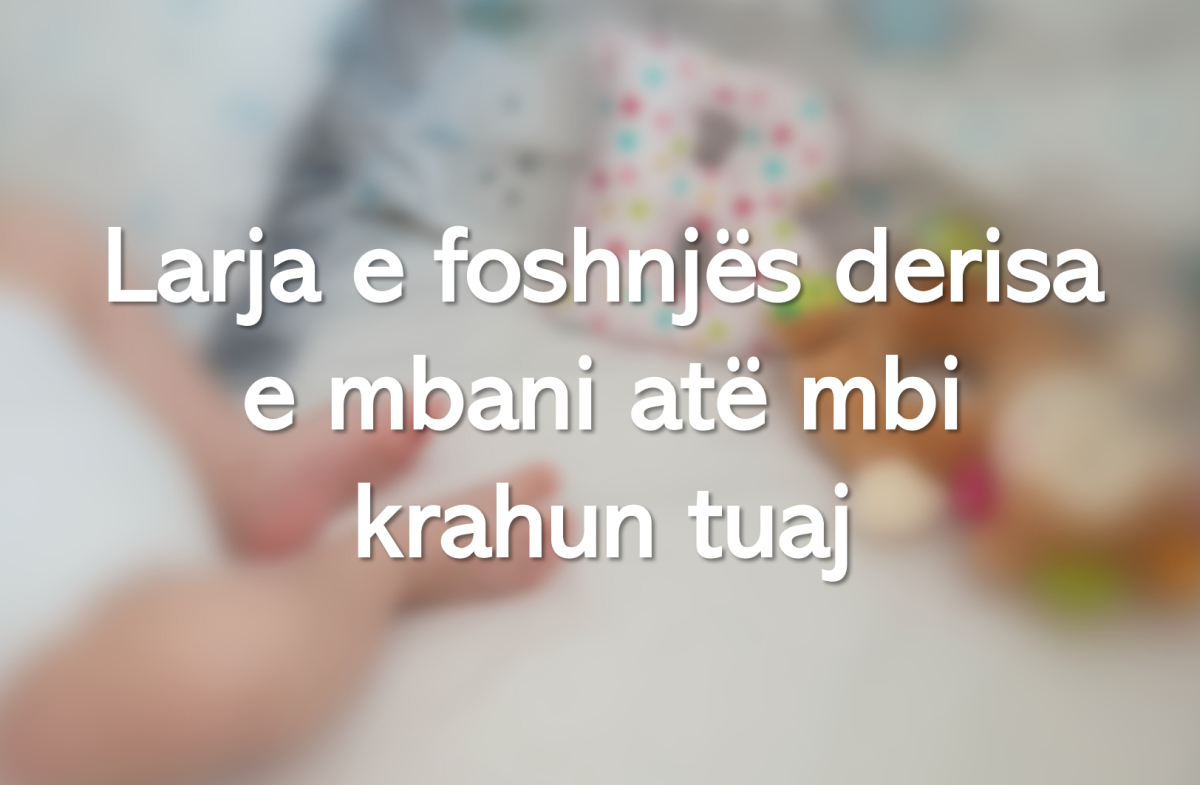 Larja e foshnjës derisa e mbani atë mbi krahun tuaj