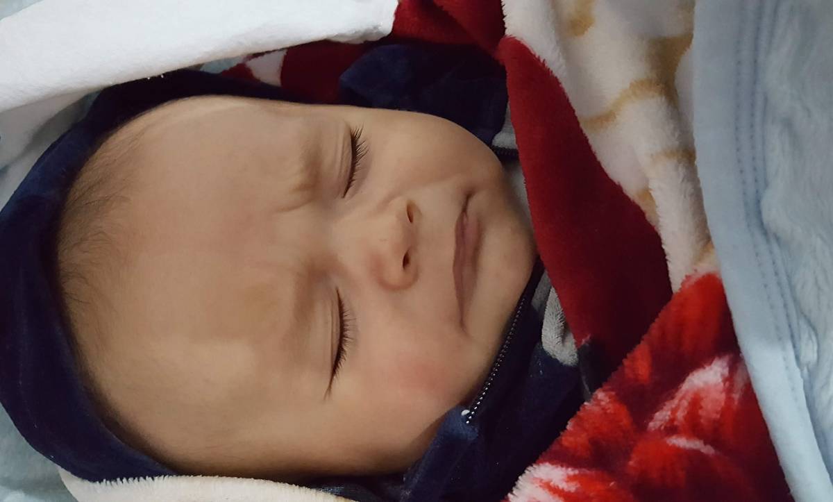Femija ka ankth duke fjetur