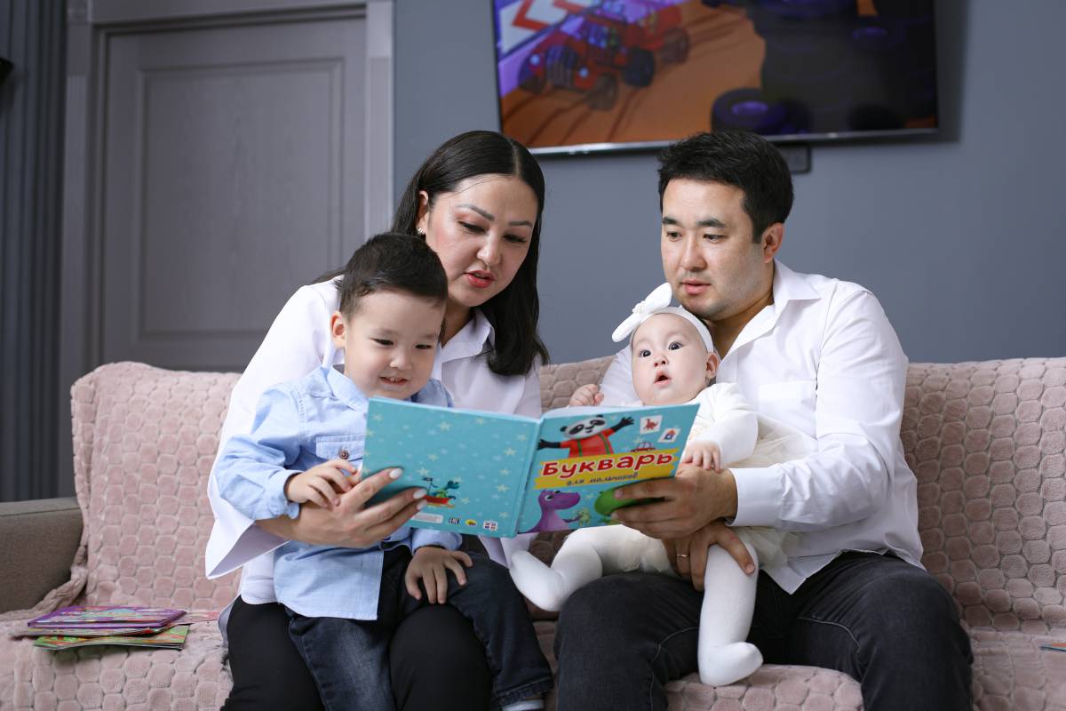 Unicefkg\Ergashev\Родители читают малышам с рождения