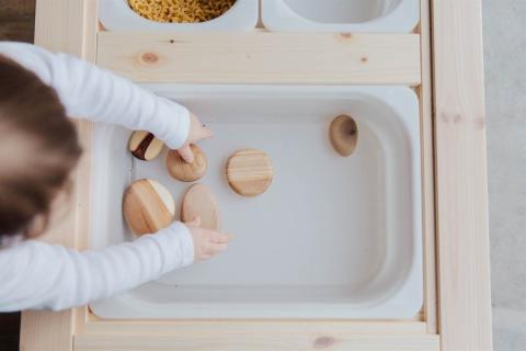 Child counting objects
