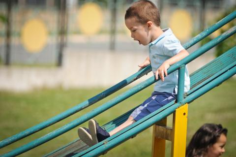 Rekomandime për aktivitetin fizik, kohën e qëndrimit para ekranit dhe gjumin për fëmijën në vitin e dytë të jetës
