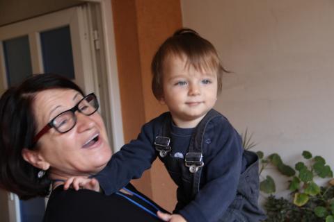 Gjyshja dhe femija